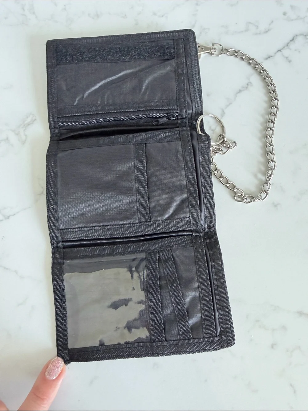 Canada Flag Black Trifold Wallet with Chain